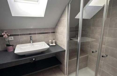 Deneuille-les-Mines House | Grange rénovée avec jardin, proche Montluçon - FR-1-489-408