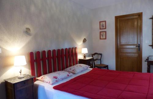 Deneuille-les-Mines House | Grange rénovée avec jardin, proche Montluçon - FR-1-489-408