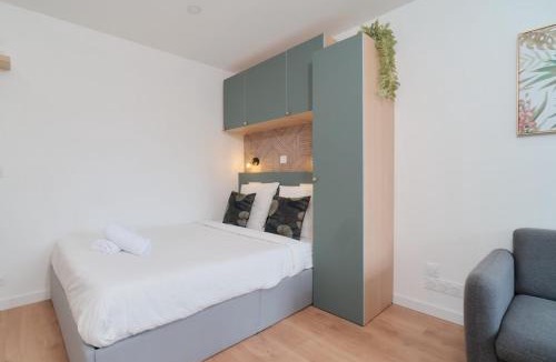 Saint-Priest Apartment | GreenPause - Terrace - Parking - Air conditioning - Eurexpo