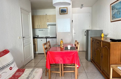 Cambo-les-Bains Apartment | Ground floor apartment in Cambo-les-Bains, terrace, pets welcome