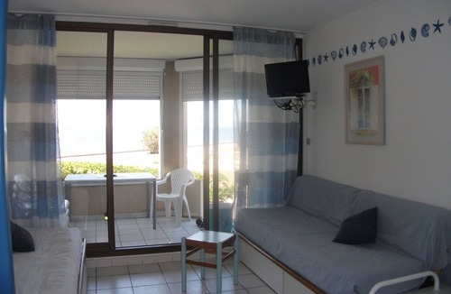 Le Barcares Apartment | Ground floor garden apartment with sea view and pools