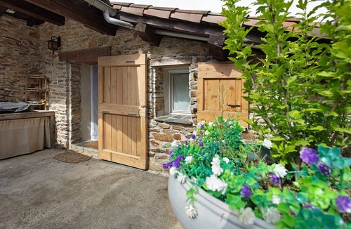 Saumane Apartment | Ground Floor Room 'Le Mont Aigoual' 15 m²