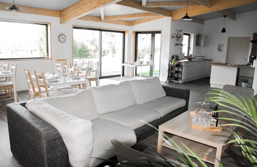 Peillac House | Group gîte for 15 people - Fully equipped accommodation