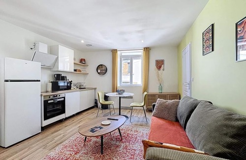 Aulnat Apartment | Group Stay - Immeuble 10 pers, Aulnat