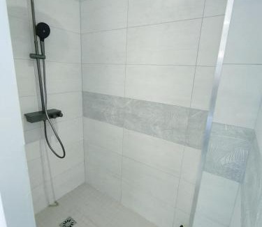 Saint-Jean-de-Vaux House | Gte du moulin brochat avec espace jacuzzi commun