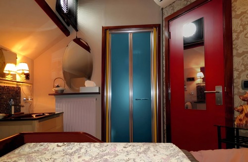 Samois-sur-Seine Bed & Breakfast | Guest Cabins: Péniche EDEN in Samois-sur-Seine