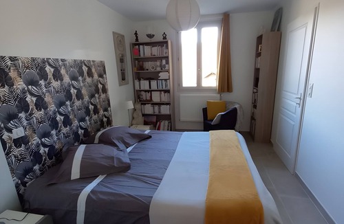 Saint-Germain-de-Calberte Bed & Breakfast | Guest Room “Ostau La Lutz” with Mountain View, Shared Terrace and Wi-Fi