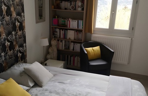 Saint-Germain-de-Calberte Bed & Breakfast | Guest Room “Ostau La Lutz” with Mountain View, Shared Terrace and Wi-Fi