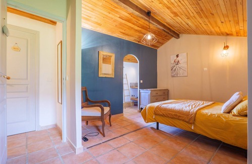 Saint-Pierre-de-Colombier Bed & Breakfast | Guest Room “Les Terrasses de Collanges” with Mountain View and Wi-Fi