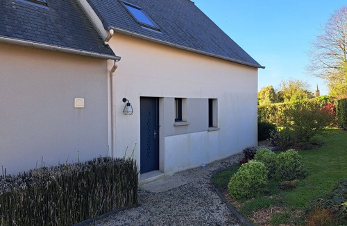 Henansal Bed & Breakfast | Guest House 'Ker Valou' with Shared Garden and Wi-Fi