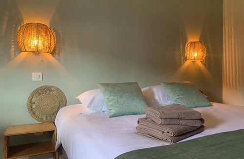 Recoubeau Bed & Breakfast | Guest house & Spa Table d'hôtes : L'Écurie de Luzerand