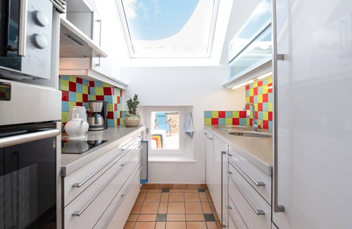 Saint-Nolff Bed & Breakfast | Guest Room “A L’abri - Ar Mor” with Shared Terrace, Garden and Wi-Fi