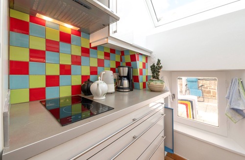Saint-Nolff Bed & Breakfast | Guest Room “A L’abri - Ar Mor” with Shared Terrace, Garden and Wi-Fi