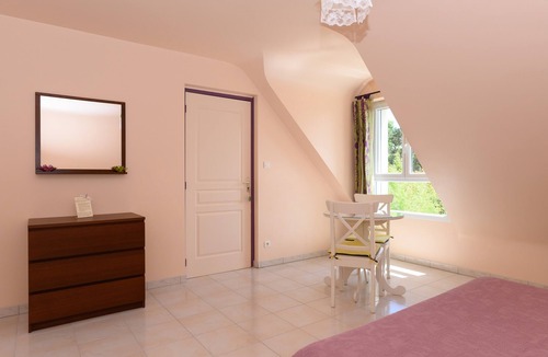 Locoal-Mendon Bed & Breakfast | Guest Room “Bleùenn er Wern” with Shared Terrace & Garden, Wi-Fi
