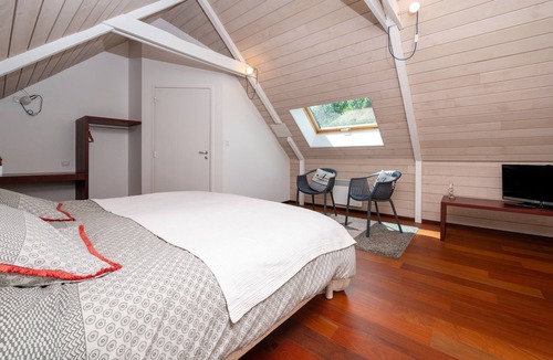 Arzano Bed & Breakfast | Guest Room 'Campanule' with Shared Pool, Terrace, and Wi-Fi