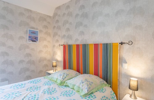 Saucede Bed & Breakfast | Guest Room “Chambre Baretous” with Shared Garden and Wi-Fi