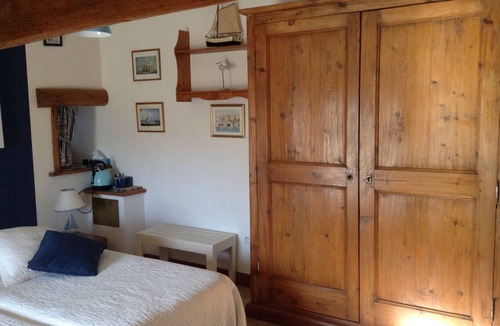 Polignac Bed & Breakfast | Guest Room 'Chambre Rivage' with Shared Terrace & Garden, Wi-Fi