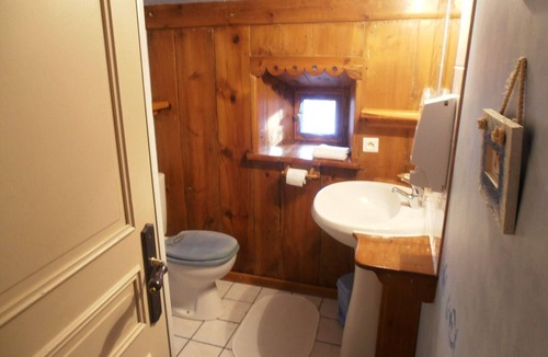 Polignac Bed & Breakfast | Guest Room 'Chambre Rivage' with Shared Terrace & Garden, Wi-Fi