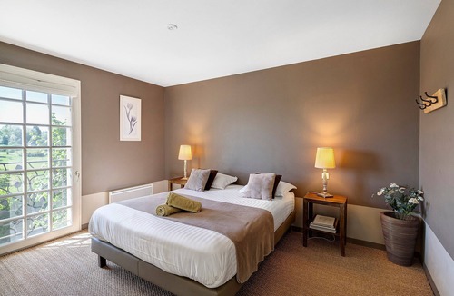 Proissans Bed & Breakfast | Guest Room 'Chambre Taupe' with Shared Pool, Near Sarlat