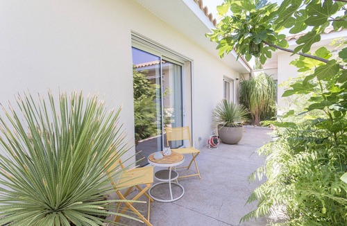 Saint-Nazaire Apartment | Guest Room 'Esprit Du Soleil' with Shared Pool, Wi-Fi, and Air Conditioning