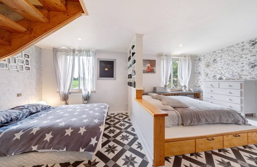 Plougourvest Bed & Breakfast | Guest Room for 3 with Private Terrace, Garden, and Wi-Fi