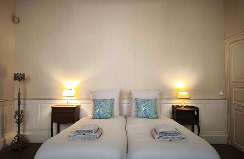 Saint-Amand-Montrond Bed & Breakfast | Guest Room “Chez Diane - Daphné” Family Suite on One Level