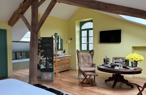 Saint-Barthelemy Bed & Breakfast | Guest Room “La Félicita - Nuptiale” with Shared Terrace, Garden, and Wi-Fi