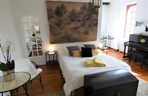 Saint-Barthelemy Bed & Breakfast | Guest Room “La Felicita - Piano” with Shared Terrace & Garden, Wi-Fi