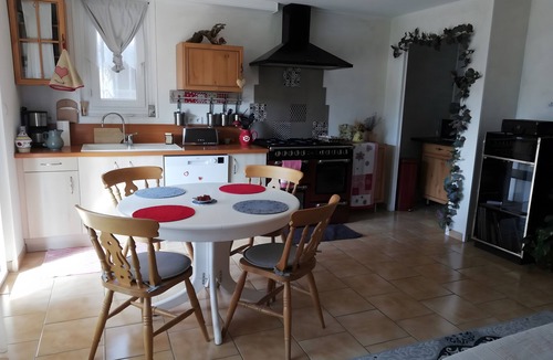 Lagrand Bed & Breakfast | Guest Room “La Grande Calade” with Mountain View, Terrace and Wi-Fi