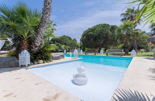 Saint-Nazaire Apartment | Guest Room "La Suite" with Shared Pool, Wi-Fi and Air Conditioning