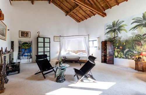 Bazas Bed & Breakfast | Guest Room 'Le Palmier Exotique' in Bazas with Shared Pool, Shared Terrace and Wi-Fi