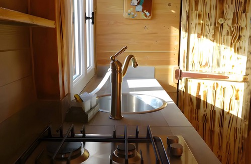 Lafarre Bed & Breakfast | Guest Room 'Le Ranch' with Mountain View, Shared Garden and Wi-Fi