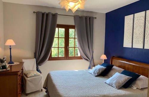 Tavers Bed & Breakfast | Guest rooms with pool and parking near Sologne