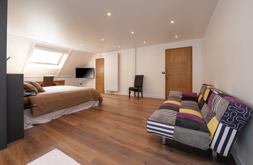 Ploeren Bed & Breakfast | Guesthouse 'Chambre D'hôtes - Ty Castel' with shared pool, shared garden and Wi-Fi