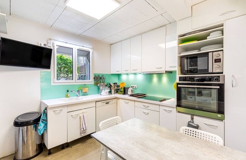 Les Viselets Apartment | GuestReady - charming haven with a private garden