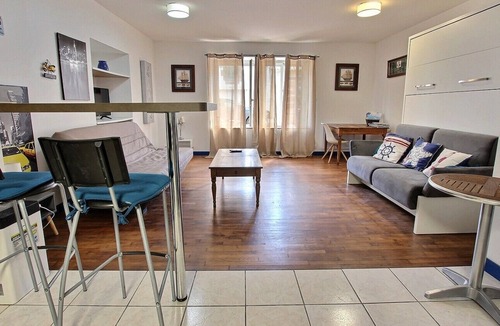 Guilvinec Apartment | Guilvinec center two-room apartment - sleeps 6 - Reservations possible per night