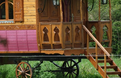 Sulniac House | Gypsy caravan