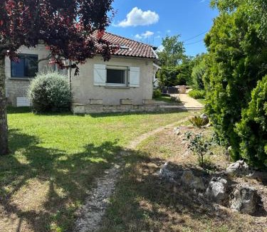Montpezat-de-Quercy House | Hébergement