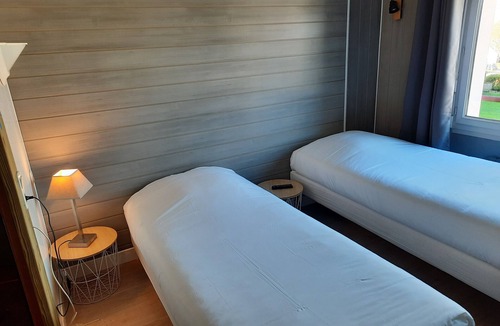 Theix-Noyalo Hotel | Hôtel des Iles