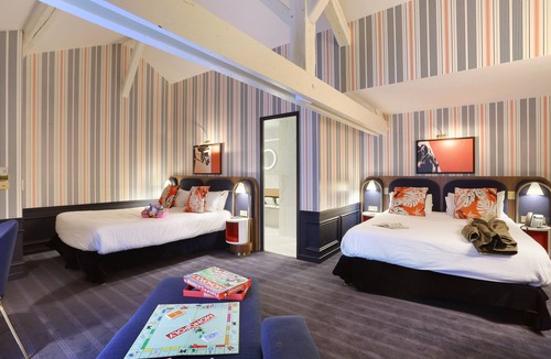 Jossigny Hotel | Hôtel du Cheval Blanc