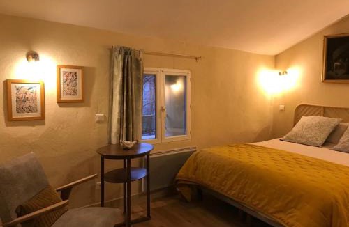 Saint-Michel-l'Observatoire Hotel | Hôtel Restaurant L’Observatoire