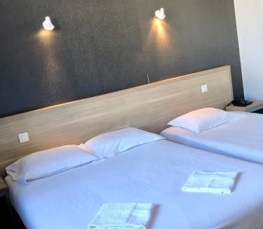 Gorron Hotel | Hôtel le Bretagne et Restaurant Le Papillon