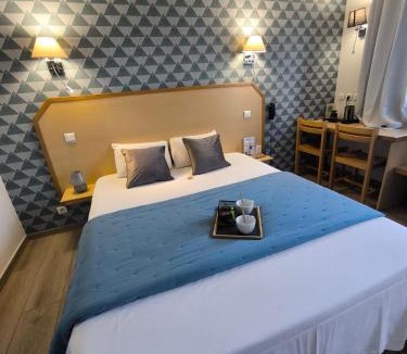 Onet-le-Chateau Hotel | Hôtel Le Laury's-hôtel calme proche de Rodez avec parking privé gratuit-Arrivée après 20h possible via borne automatique