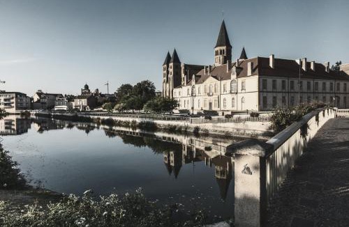 Paray-le-Monial Hotel | Hôtel Le Prieuré