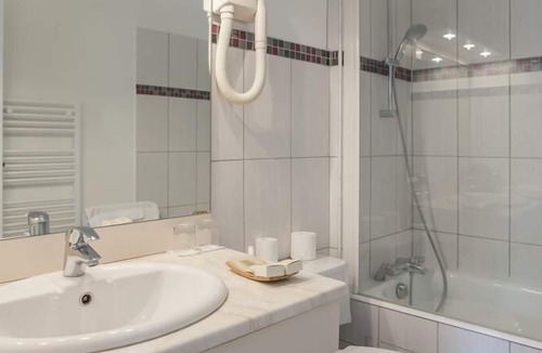 Thorigne-sur-Due Hotel | Hôtel Le Saint Jacques