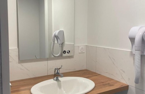 Romagnat Hotel | Hôtel les Jardins de Saulzet