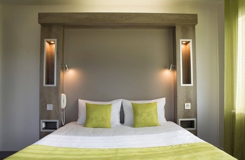 Saint-Martin-d'Uriage Hotel | Hôtel Les Mésanges