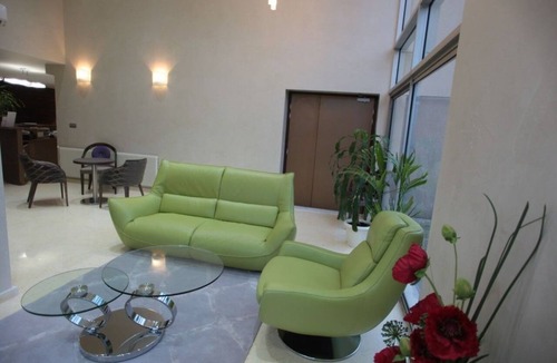 Meylan Hotel | Hôtel Les Trois Roses, Grenoble Meylan