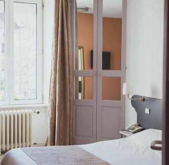 Yssingeaux Hotel | Hôtel Logis Le Bourbon