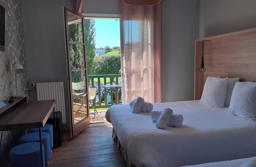 Saint-Pee-sur-Nivelle Hotel | Hôtel Mendionde